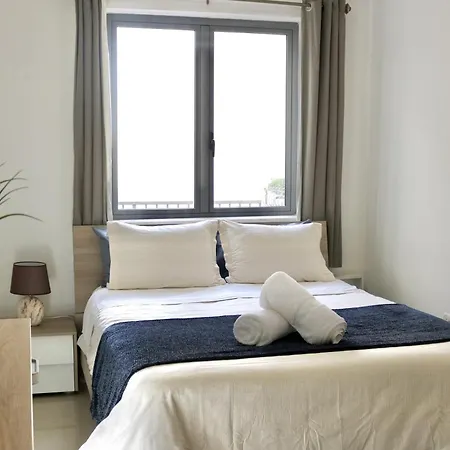 Homestay Convenient Location Master Bedroom