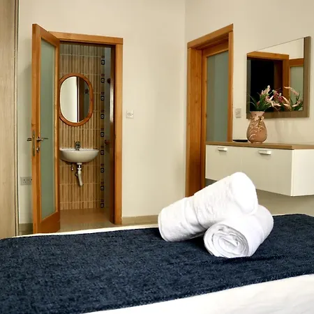 Convenient Location Master Bedroom Accommodatie bij particulieren *